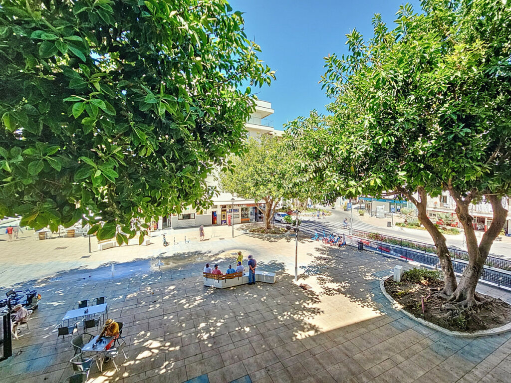 Middle Floor Apartment Estepona Málaga - image 14
