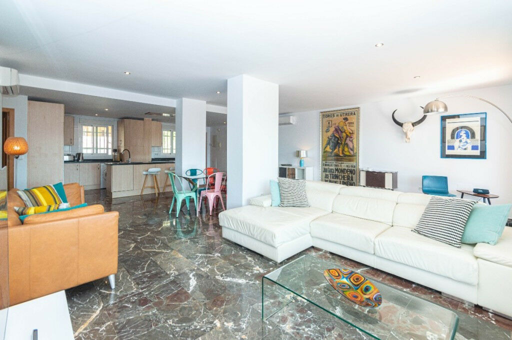Middle Floor Apartment Carvajal Málaga - image 12