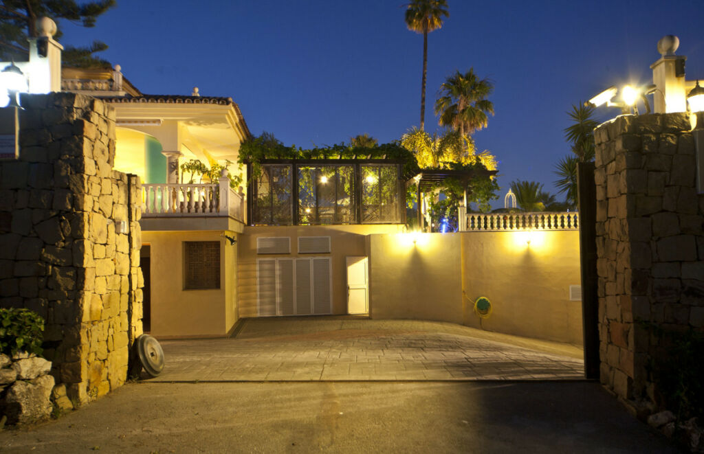 Detached Villa Puerto Banús Málaga - image 15