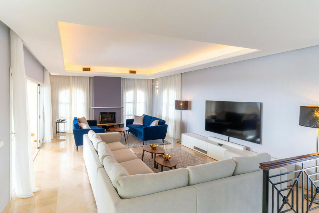 Detached Villa Los Arqueros Málaga - image 14