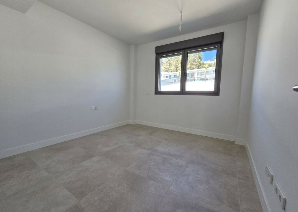 Semi-Detached House El Chaparral Málaga - image 15