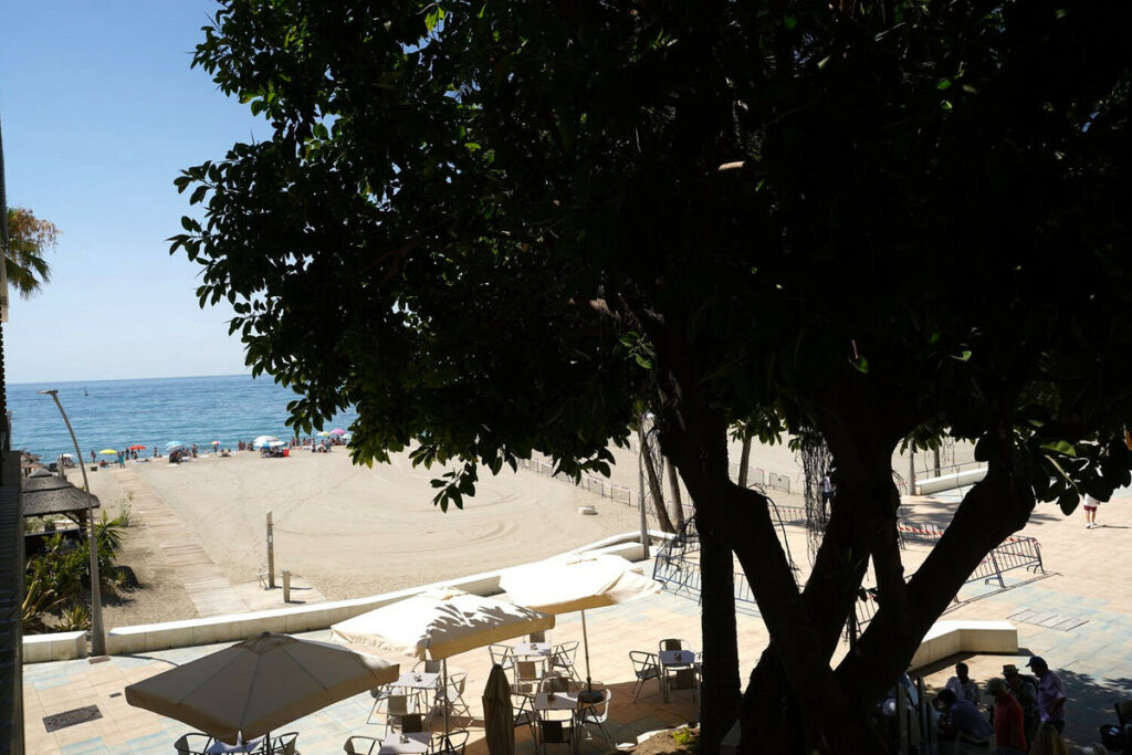 Middle Floor Apartment Estepona Málaga - image 15