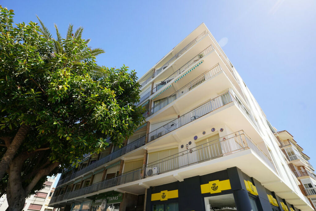 Middle Floor Apartment Estepona Málaga - image 16