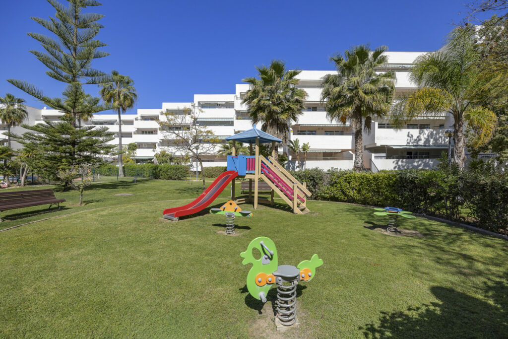 Top Floor Apartment Guadalmina Baja Málaga - image 16