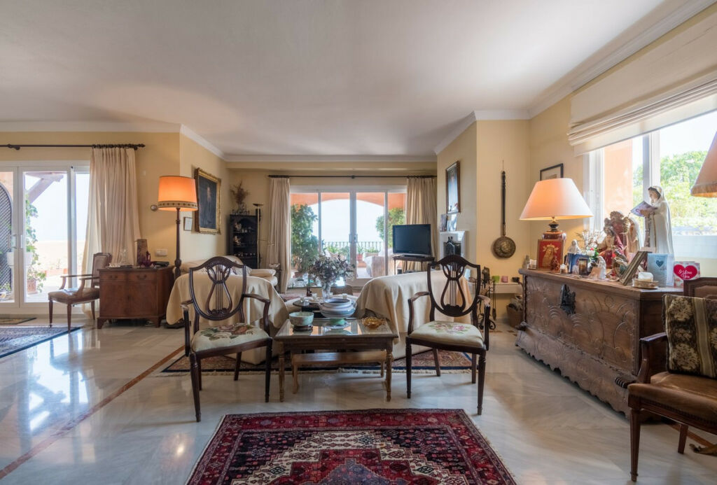 Middle Floor Apartment Nueva Andalucía Málaga - image 15