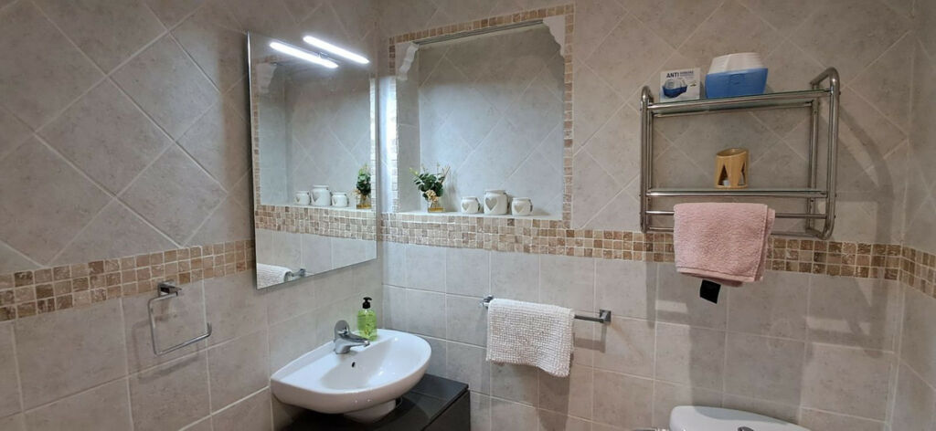 Detached Villa Estepona Málaga - image 16