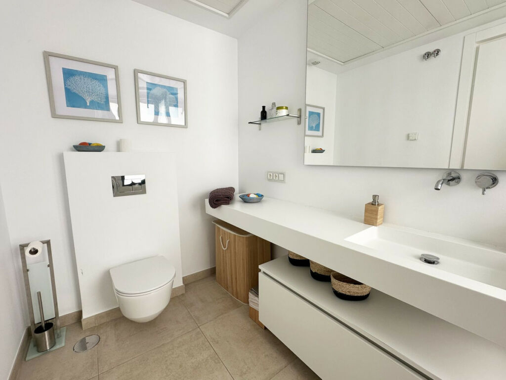 Middle Floor Apartment Estepona Málaga - image 16