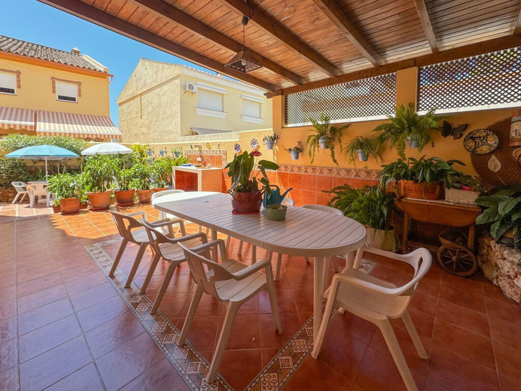 Detached Villa El Coto Málaga - image 16