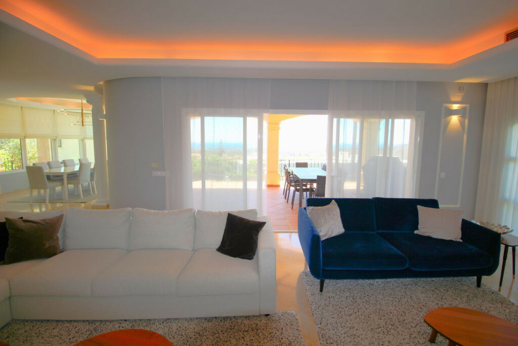 Detached Villa Los Arqueros Málaga - image 15