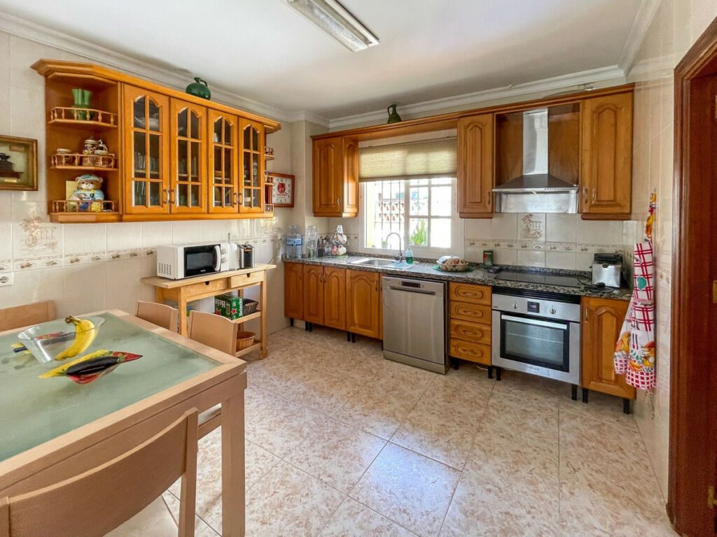 Detached Villa Fuengirola Málaga - image 18