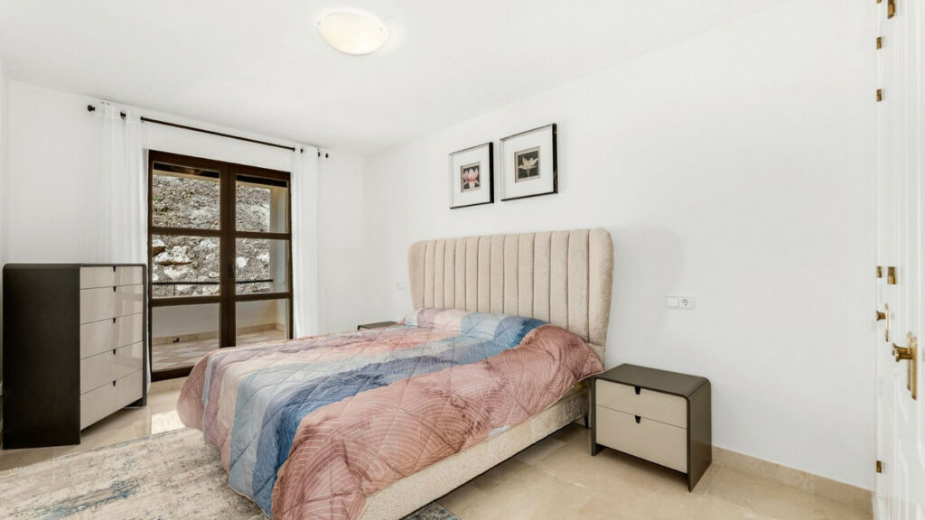 Detached Villa Los Arqueros Málaga - image 16