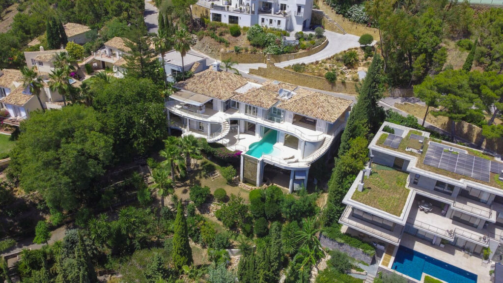 Detached Villa El Madroñal Málaga - image 19