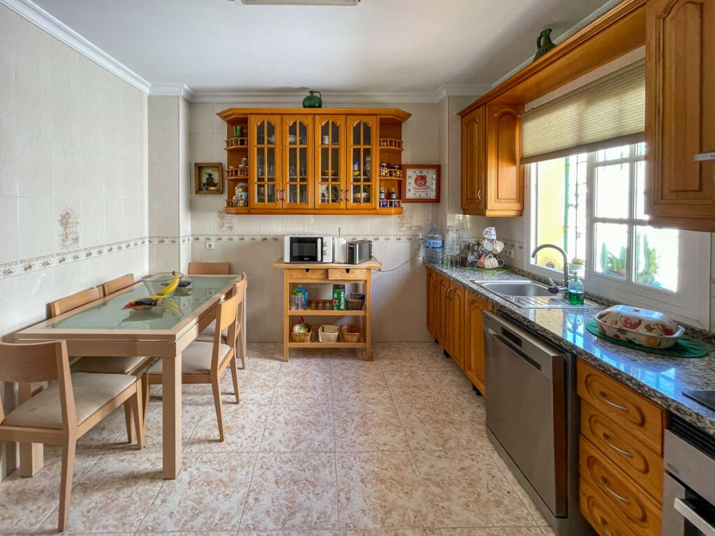 Detached Villa Fuengirola Málaga - image 19