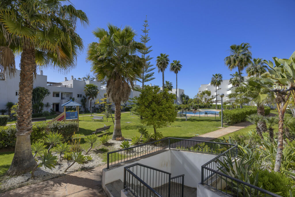 Top Floor Apartment Guadalmina Baja Málaga - image 17
