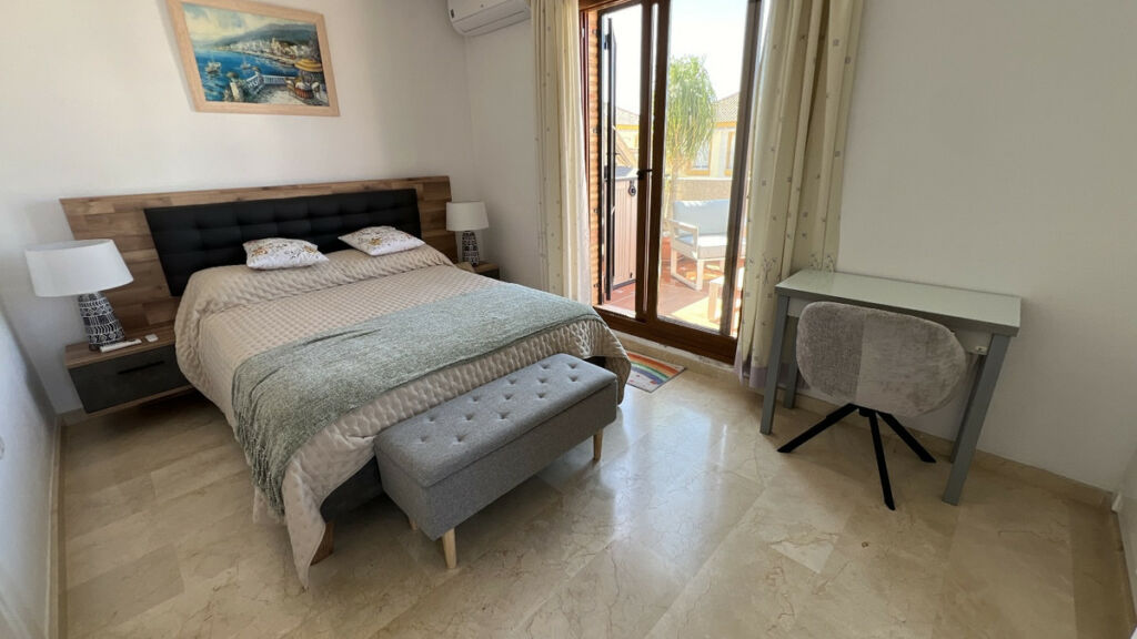 Detached Villa Villamartin Alicante - image 17
