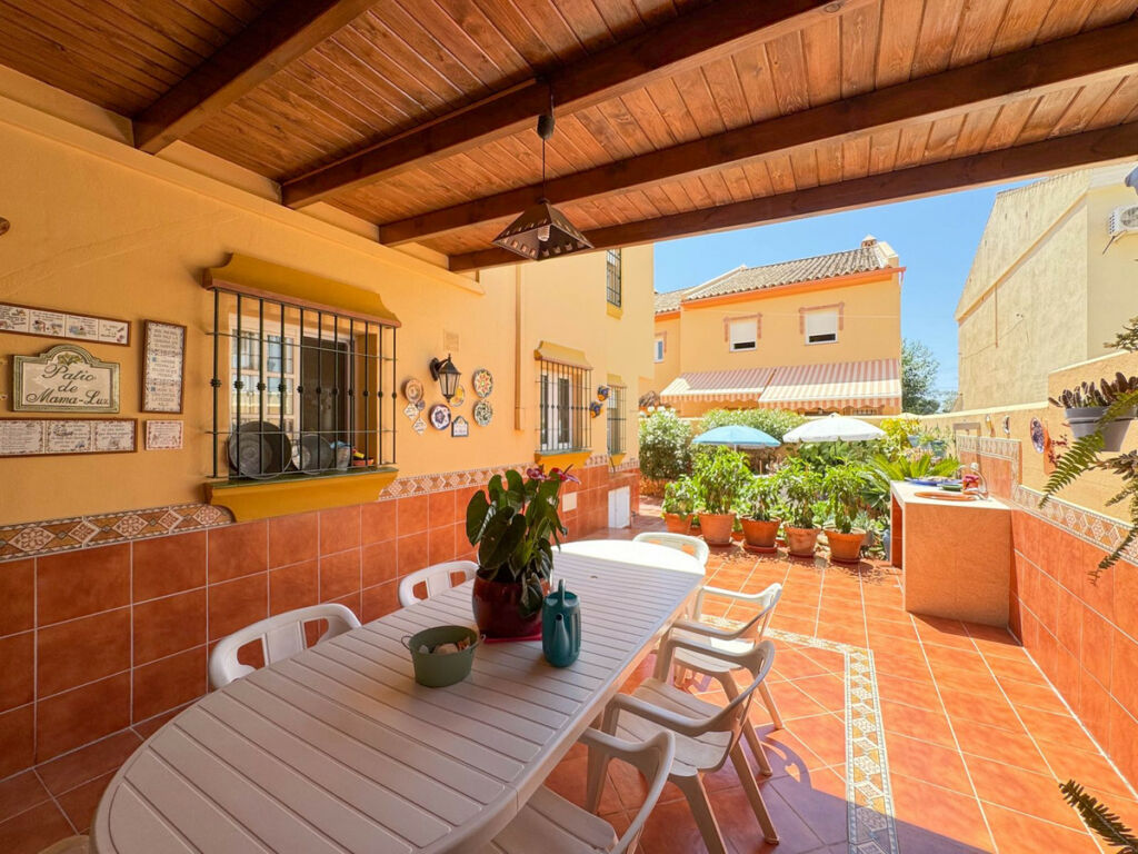Detached Villa El Coto Málaga - image 17