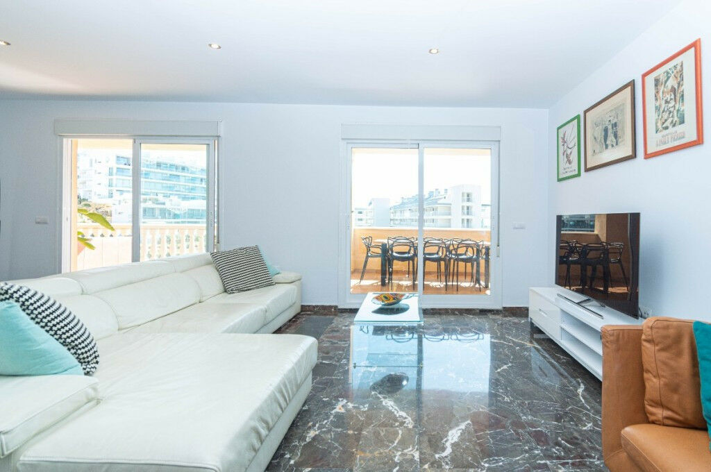 Middle Floor Apartment Carvajal Málaga - image 15