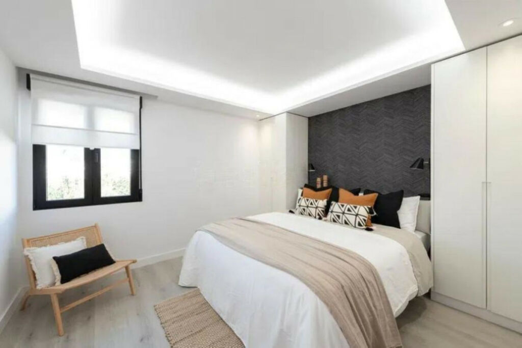 Middle Floor Apartment Puerto Banús Málaga - image 17