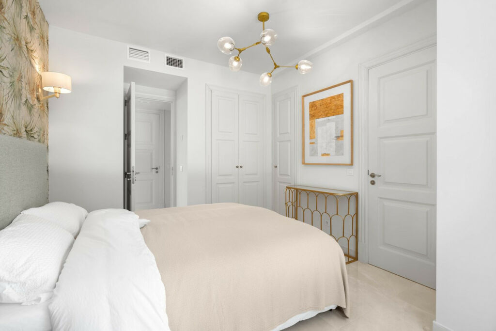 Middle Floor Apartment New Golden Mile Málaga - image 17