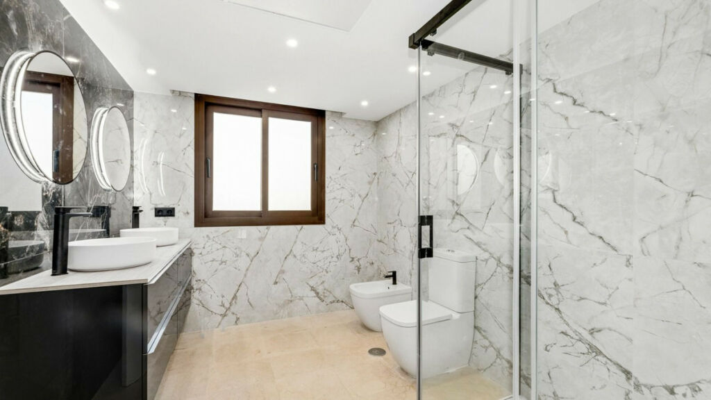 Detached Villa Los Arqueros Málaga - image 18