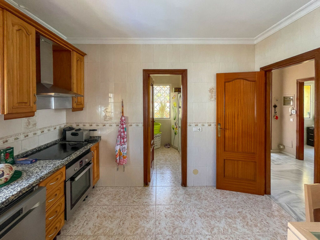 Detached Villa Fuengirola Málaga - image 20