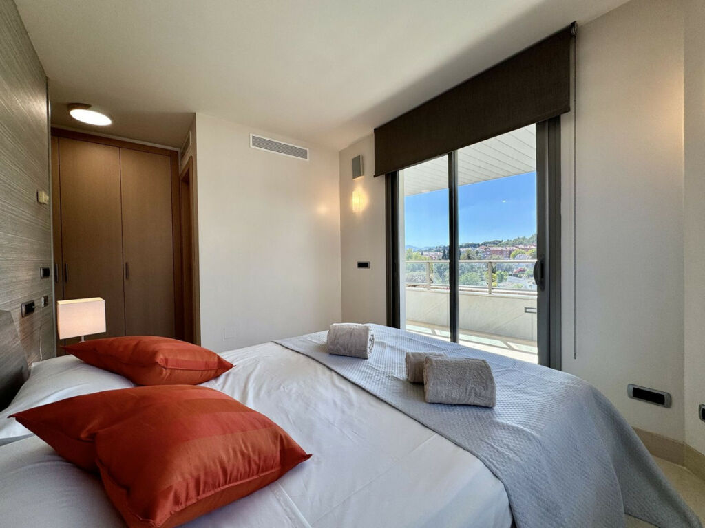 Middle Floor Apartment The Golden Mile Málaga - image 18