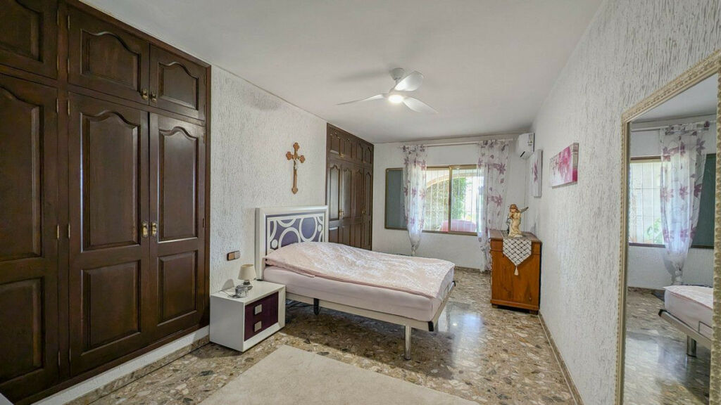 Detached Villa Calpe Alicante - image 19