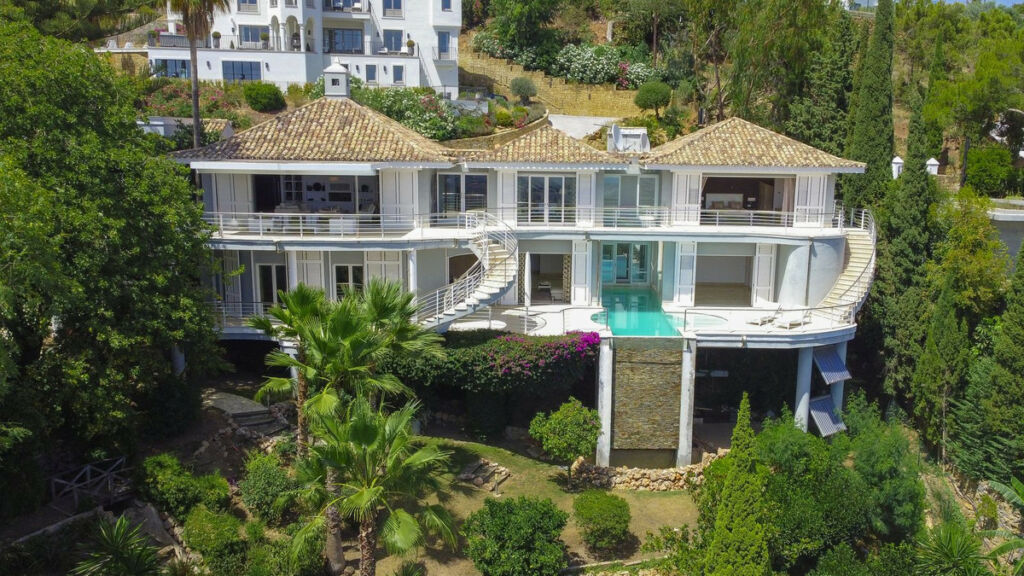 Detached Villa El Madroñal Málaga - image 20