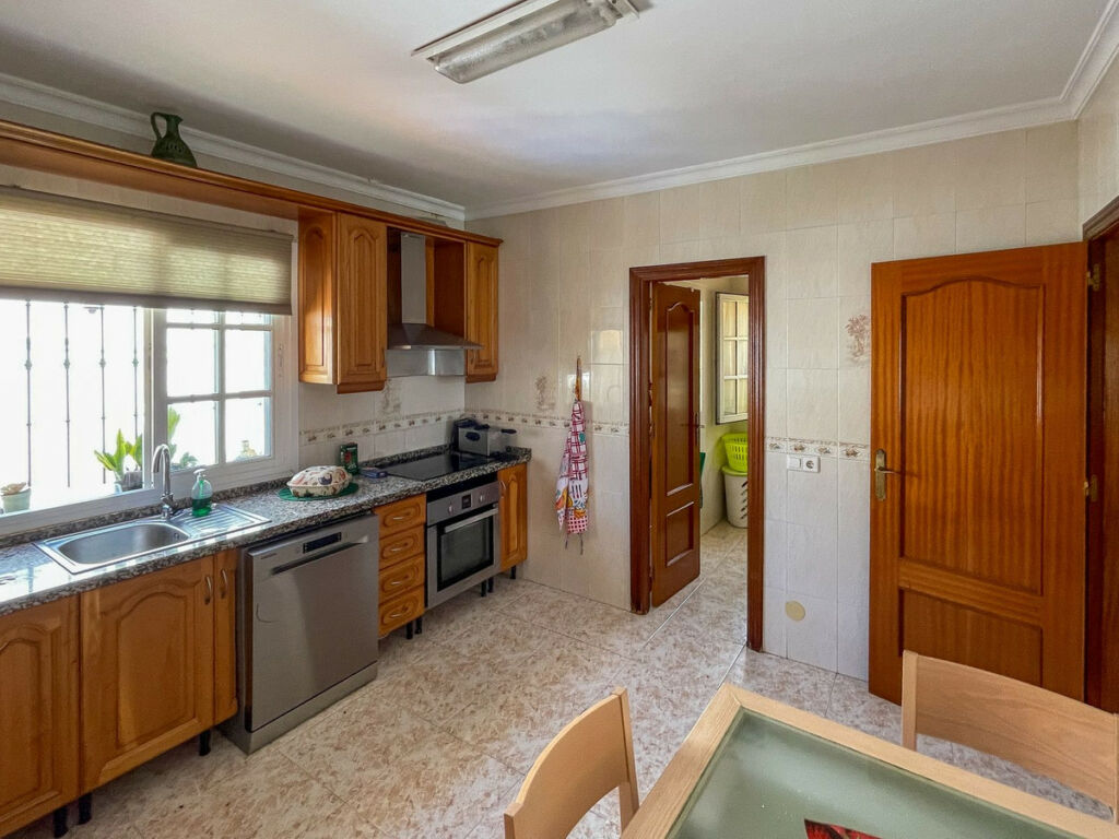Detached Villa Fuengirola Málaga - image 21