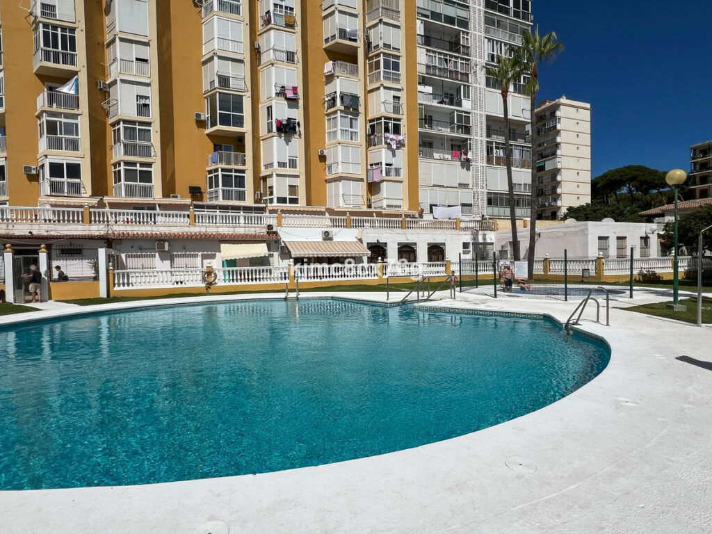 Top Floor Studio Calahonda Málaga - image 19