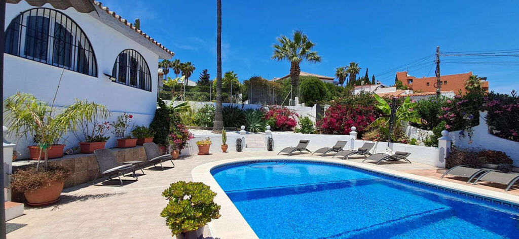 Detached Villa Estepona Málaga - image 19