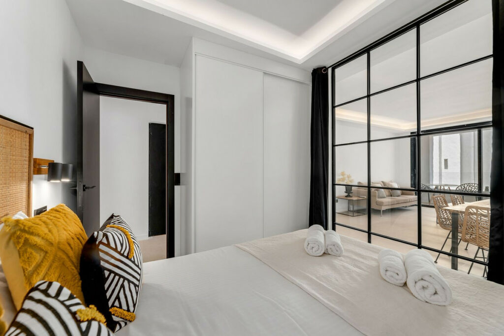 Middle Floor Apartment Puerto Banús Málaga - image 19