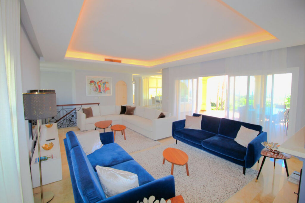 Detached Villa Los Arqueros Málaga - image 18