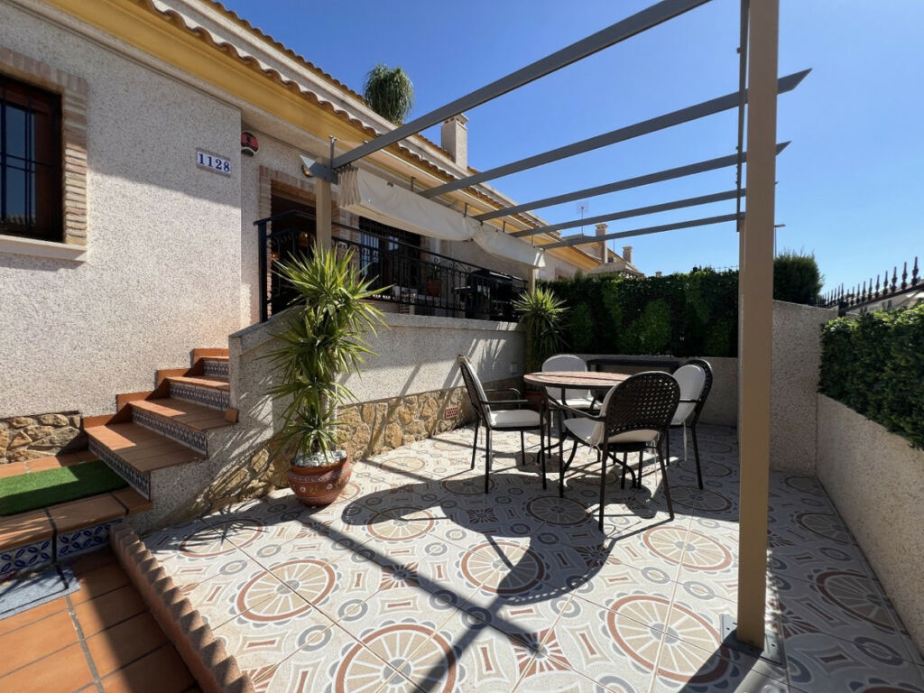Detached Villa Villamartin Alicante - image 2
