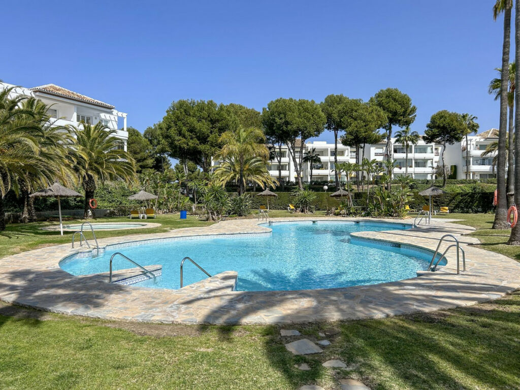 Middle Floor Apartment Riviera del Sol Málaga - image 2