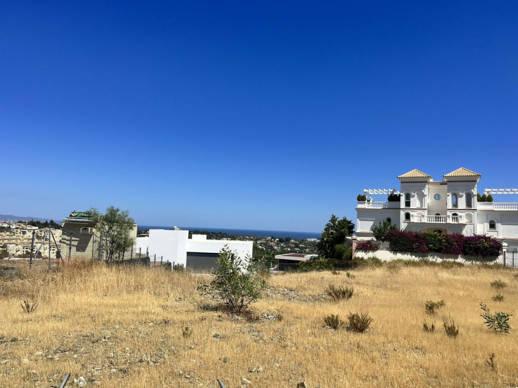 Residential Plot Benahavís Málaga - image 2