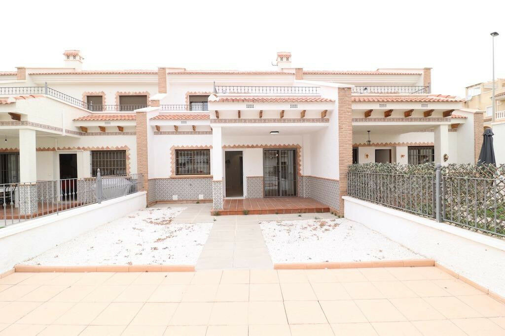 Townhouse San Miguel de Salinas Alicante - image 2