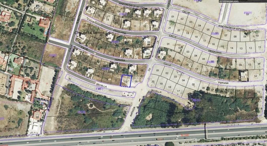 Residential Plot Estepona Málaga - image 2