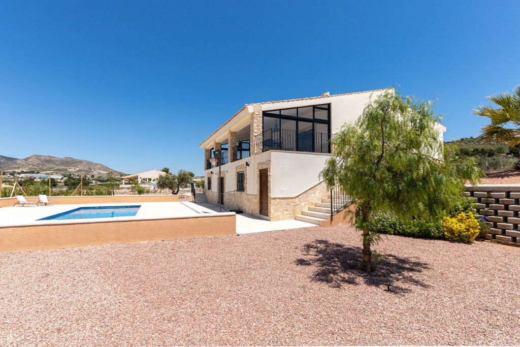 Detached Villa La Romana Alicante - image 2