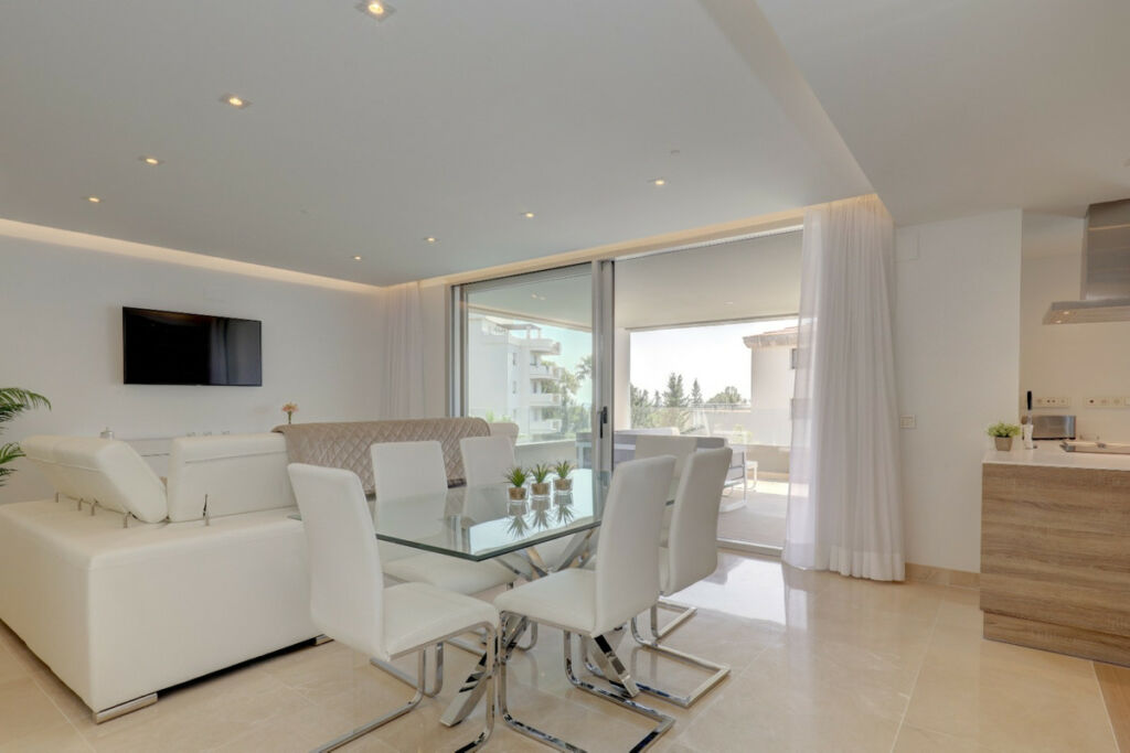 Penthouse Nueva Andalucía Málaga - image 6
