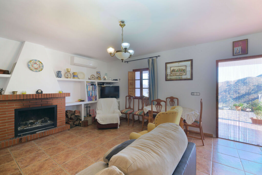 Detached Villa Comares Málaga - image 4