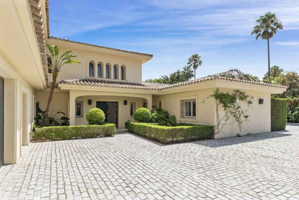 Detached Villa Sotogrande Costa Cádiz - image 6