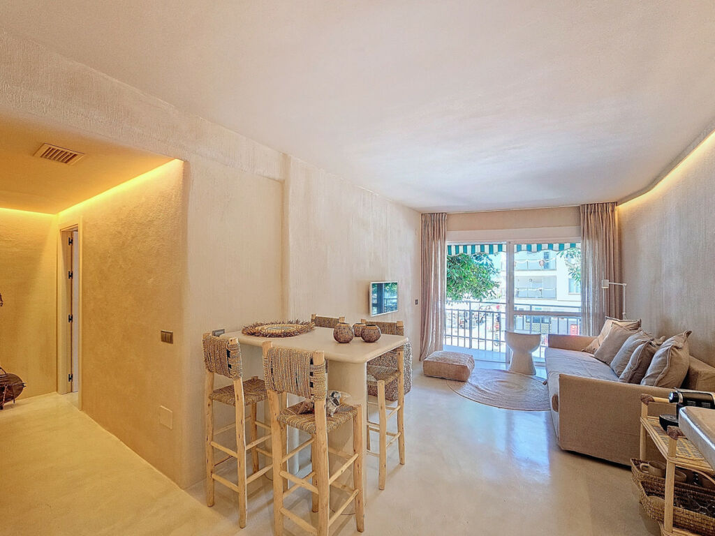 Middle Floor Apartment Estepona Málaga