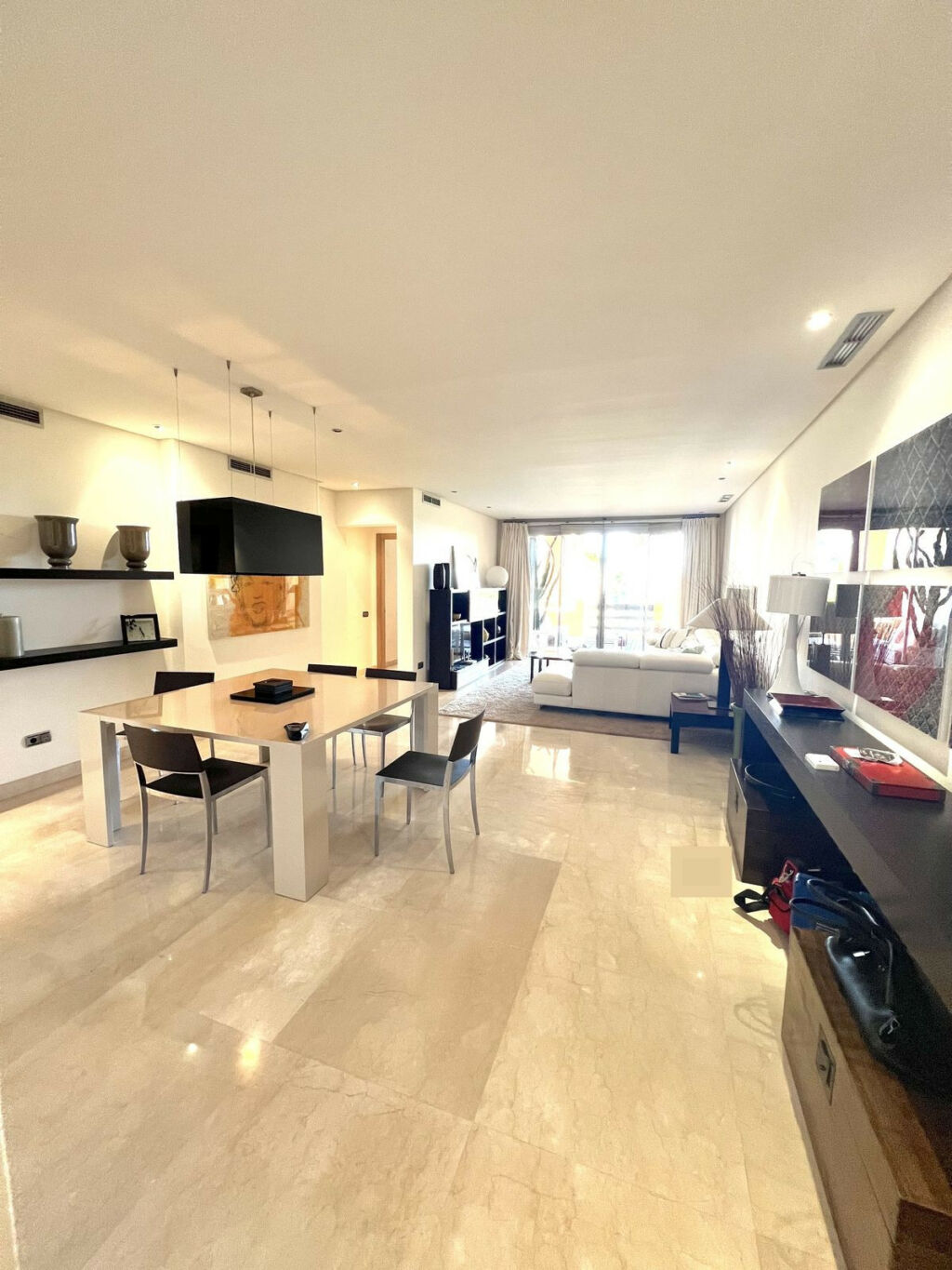 Middle Floor Apartment Sierra Blanca Málaga - image 2
