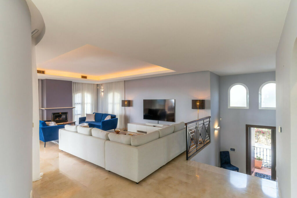 Detached Villa Los Arqueros Málaga - image 19