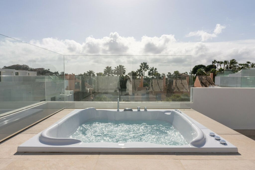 Semi-Detached House Nueva Andalucía Málaga - image 19