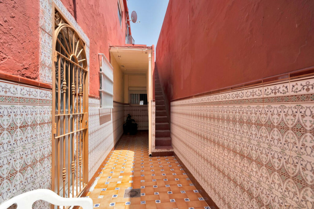 Detached Villa La Línea Cádiz - image 20
