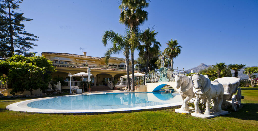 Detached Villa Puerto Banús Málaga - image 21