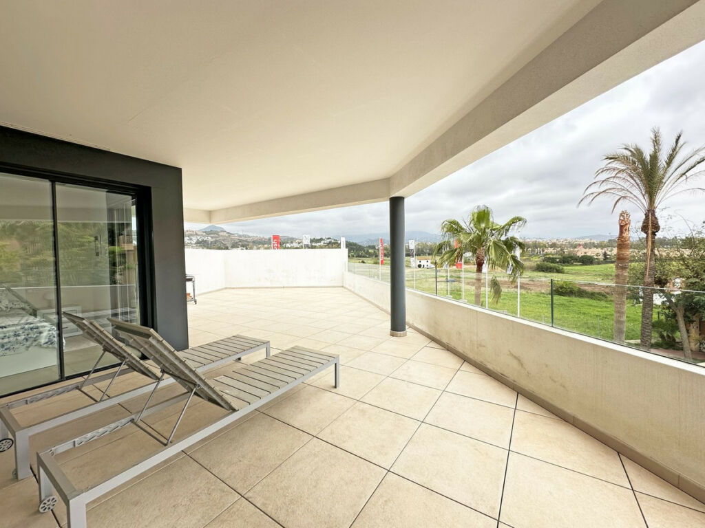 Middle Floor Apartment Estepona Málaga - image 21