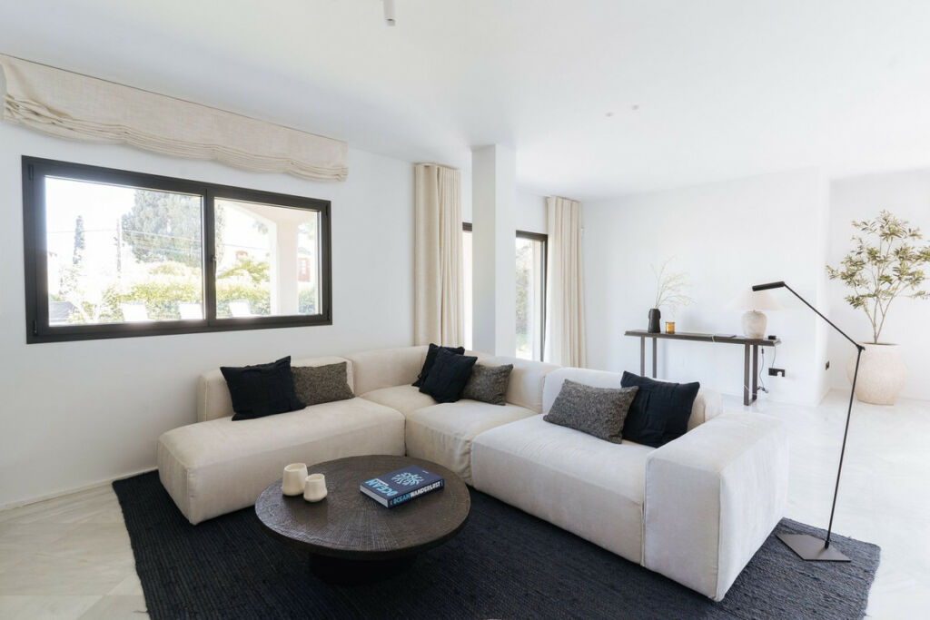 Detached Villa Marbella Málaga - image 21